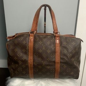 Authentic Louis Vuitton Monogram Canvas Sac Souple 35